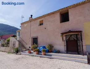 Casa rural con jacuzzi y chimenea en paraje único - La Casa del Pino - Image 1