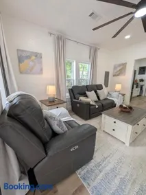 Modern Historic Family Retreat Home - Image 3