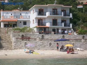 Dolphins House - Image 2