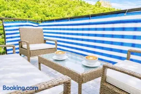 Penthouse - Balcony - Private Beach - Pool - Image 1