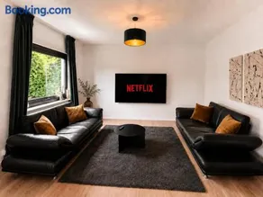 Valley View Loft 75sqm with Terrace and Garden - Image 1