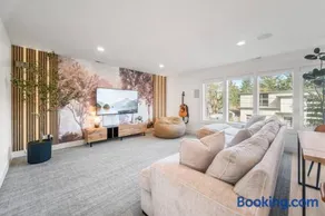 Parkrose Heights Luxury Experience - Image 2
