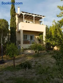 Sea View Pool Villa with Independent Guest house - Image 4