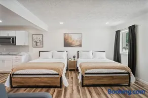 Cosmopolitan Studio A Fresh & Stylish Stay - Image 1