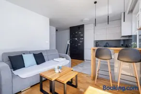 Apartament Blisko Parku Śląskiego w Katowicach z Parkingiem by Noclegi Renters - Image 1
