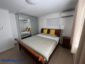 3 Bedrooms in Entire Upstairs Level in Bray Park - Image 5