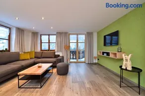 Apartamento vacacional ideal para familias con terraza, jardín y barbacoa | Vista panorámica - Image 2