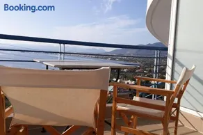 Kamari Blue Apartments - Image 2