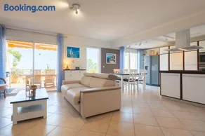 La Clé Vue Mer, Clim, Terrasse, Parking à Hyères - Image 2