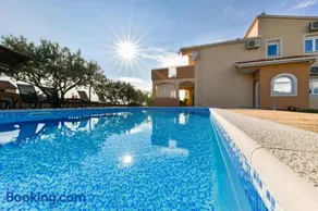 Villa Andrea with private heathed pool - Image 3