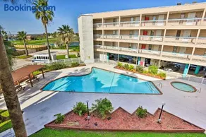 Corpus Christi Beachfront Condo w/ Pool Access! - Image 3
