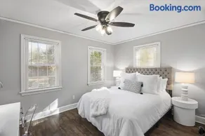 Forest Hills Cottage - Image 2