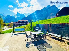 Cozy Apartment in Vintage House in Kandersteg - Image 2