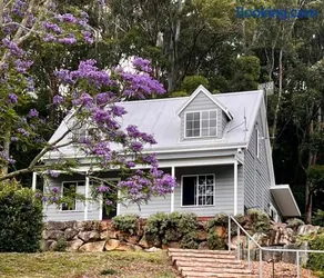 Cottage Hill Creek near the beach and bush - Image 1