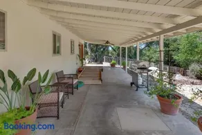 Oakwood Tranquility-Peaceful 2 BR Plus Office - Image 5