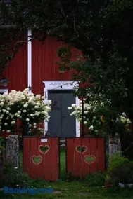 La Maison Rouge de Slätten Bed and Breakfast - Image 4