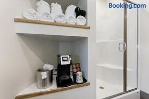 Penny's Landing Guestrooms - Image 3