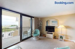 Sea Colony 2nd floor condo with free WiFi shared tennis court & sauna with an ocean view - Image 3