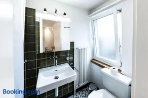 Max Apartments - Image 4