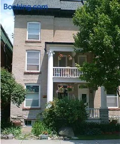 Australis Guest House - Image 5