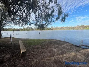Lake Bywater Cottage - Image 5
