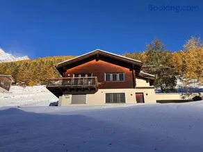 Chalet Snow Ball Panoramic View in the Center of Saas-Fee - Image 1