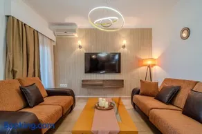 Helena's Dream Home - Image 2
