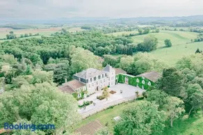 Chateau Saint Joseph un havre de paix familial en pleine nature - Image 1