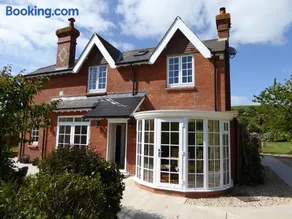 Pump Cottage - Image 1