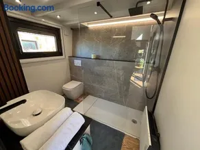 Tiny House mit Saunafass - Image 3