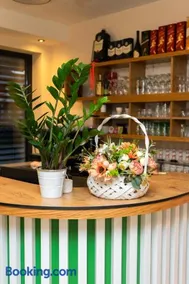 Merak Rooms & Caffe Bar - Image 2