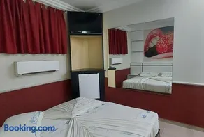 Motel Casual - Image 5