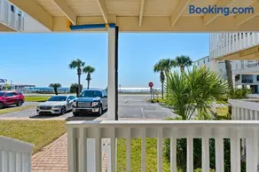 Beach Escape, King Suite, Ocean Views, Pet Friendly - Image 5