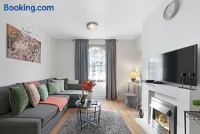 Stylish Apartment - Image 2