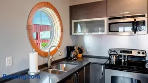 Lighthouse - 3-Bedroom, 3-Bathroom Suite at REAL Watersports - Image 3