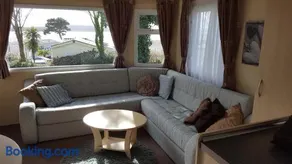 Pine Ridge 59 Rockley Park Poole with sea view sleeps six - Image 3