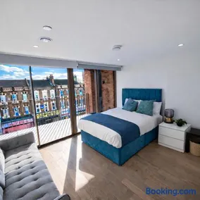 Greenstreet Apartment in London - Image 2