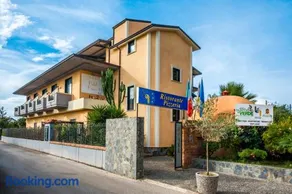 Hotel Bacco - Image 1