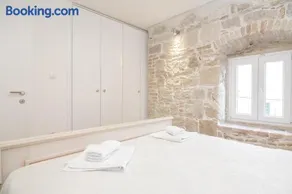 Stone apartman Varos - Image 1