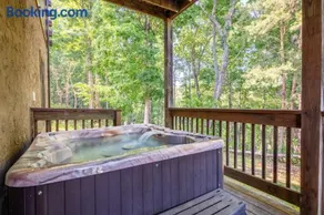Misty Mountain Treehouse By Avada Properties - Image 1