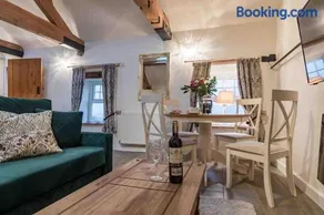 The Stables at Brambles Farm - Image 2