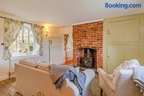 Gardeners Cottage - Image 3