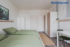 NEU Aparthotel in Gotha - Garten - Free WiFi & Parking - APARTS - Image 5