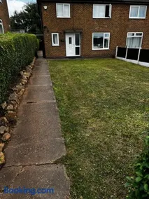 Strelley house 4 , Perfect for business trip & Families holiday or working proffesionals-5 min from M1 J25 , 500MB Wi-Fi , Netflix , Fully equiped kitchen , Asda supermarket 5 min walk , Free Secure parking with CCTV ,available monthly deals - Image 2