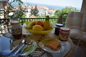 Small apartment, great view! - Image 1