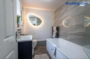 Telford Family 3 Bedroom Retreat - Image 1