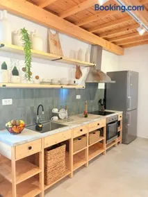 Athina's Cozy Guest House - Image 3
