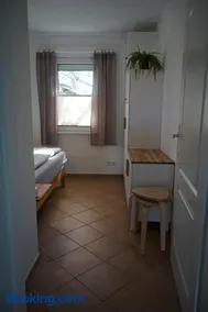 Klättes Ferienwohnung mit Garten - Image 3