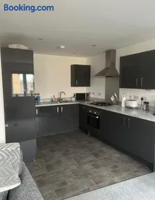 Whole House Modern Detached 2 Bedroom Coach House in Spalding - Image 4