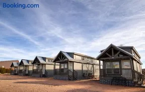 Page Lake Powell Campground - Tiny Home King Room - Image 2